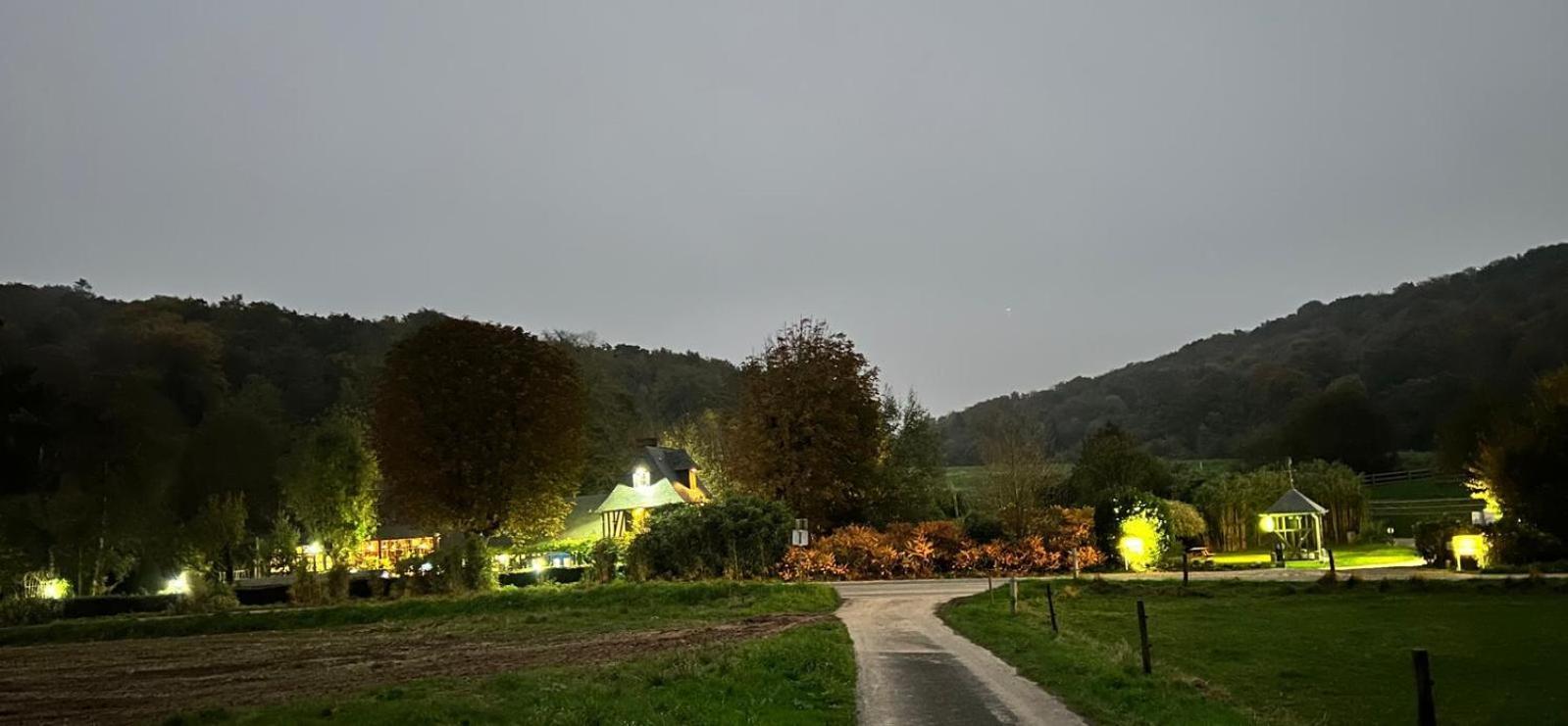 Auberge Du Val Au Cesne Saint-Clair-sur-les-Monts المظهر الخارجي الصورة